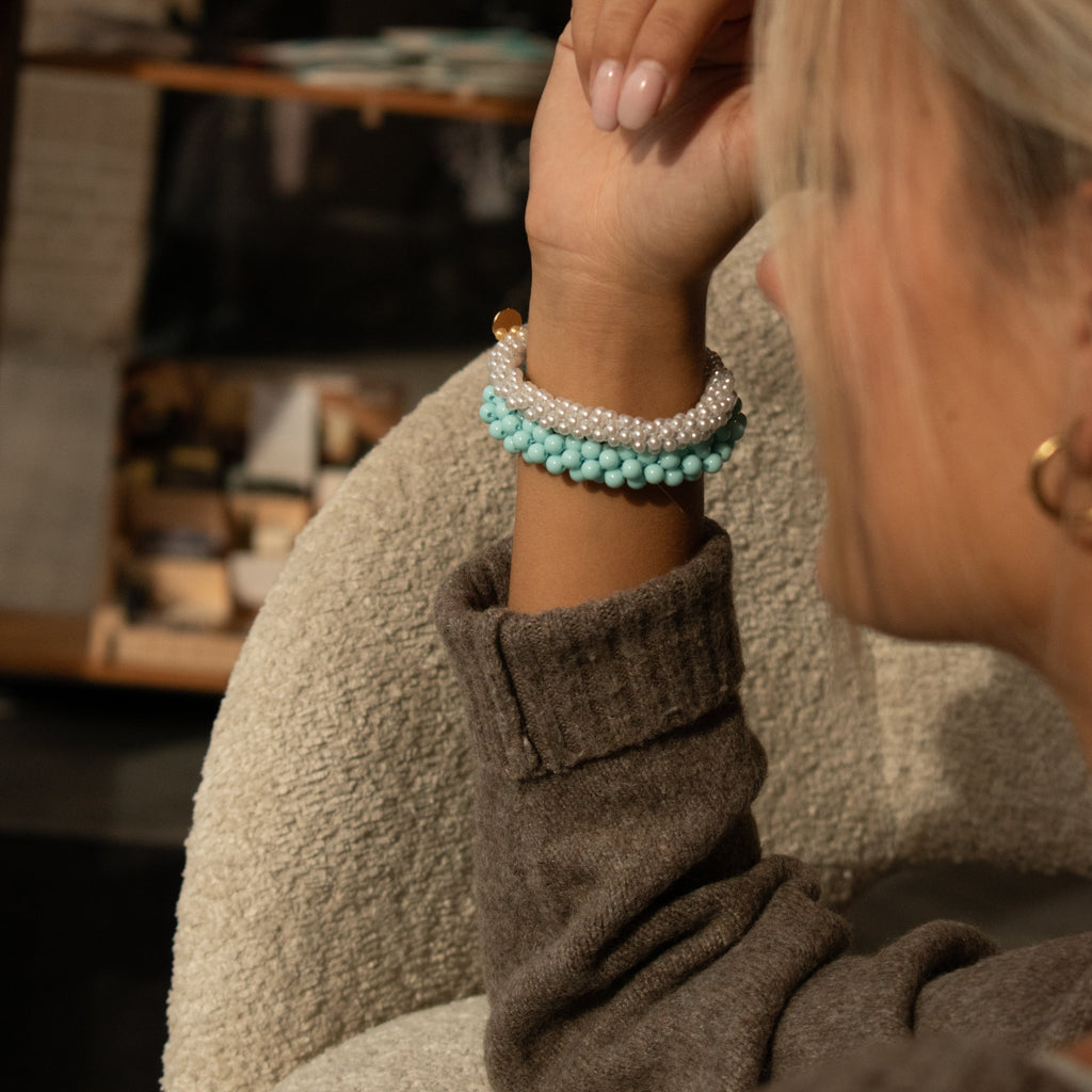 Stiekie Bold Blue – Bold Kralen Haarelastiek & Armband