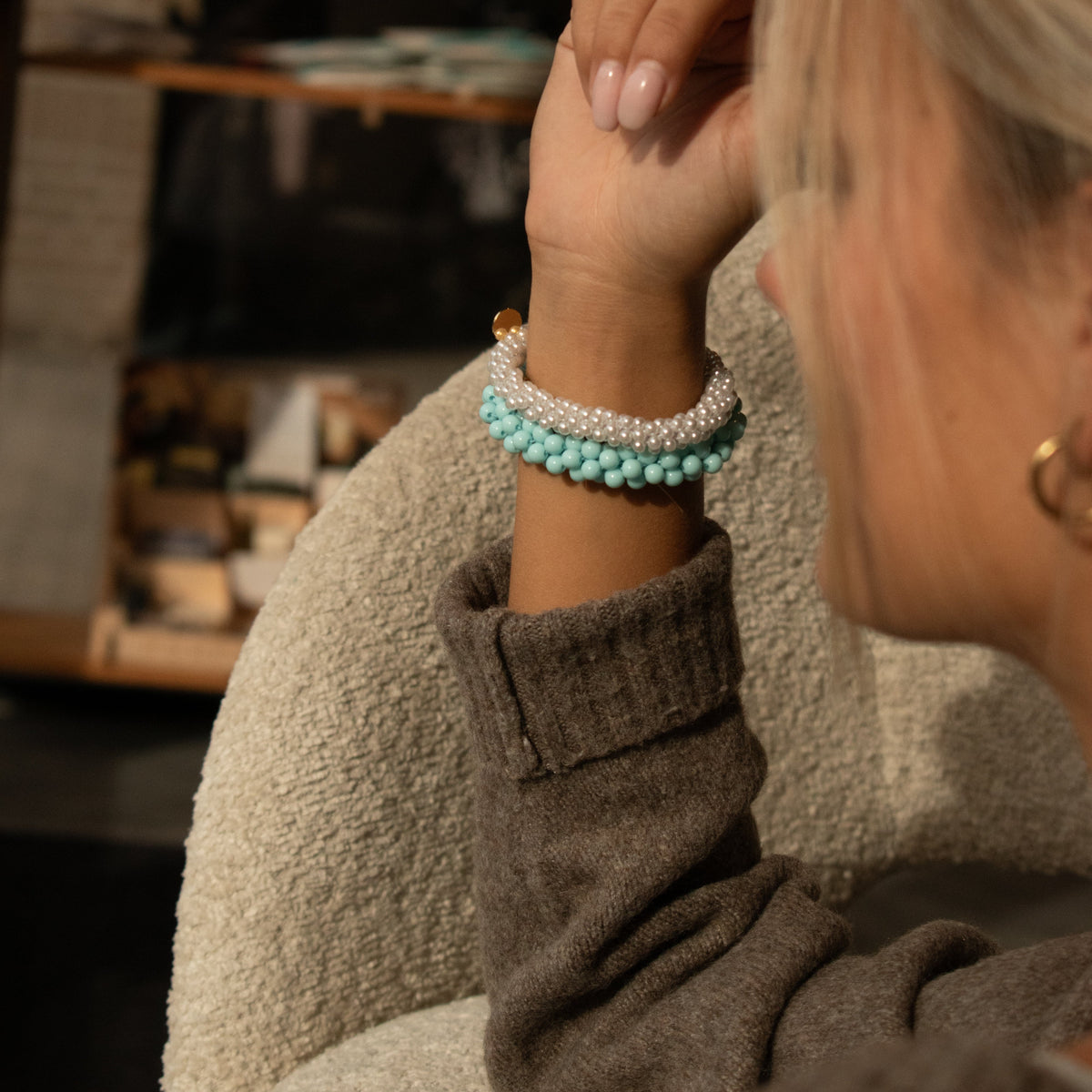 Stiekie Bold Blue – Bold Kralen Haarelastiek & Armband